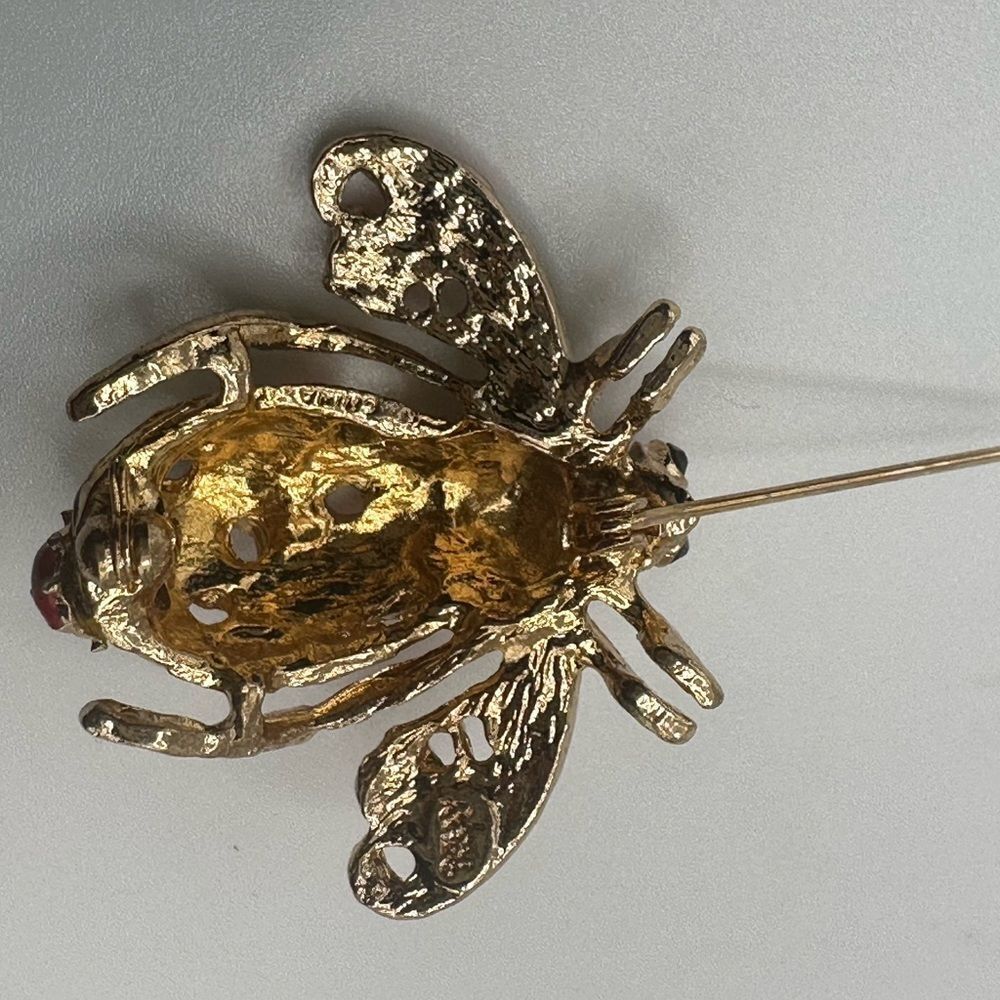 Joan Rivers Pink Orchid Bee Pin - Picture 2 of 4